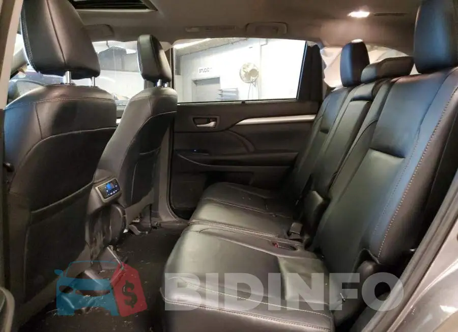 5TDJZRFH8JS824631 Photo# 11