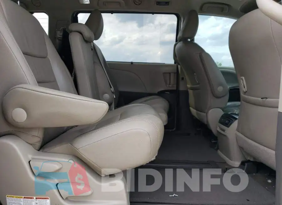 5TDYK3DCXGS715734 Photo# 11