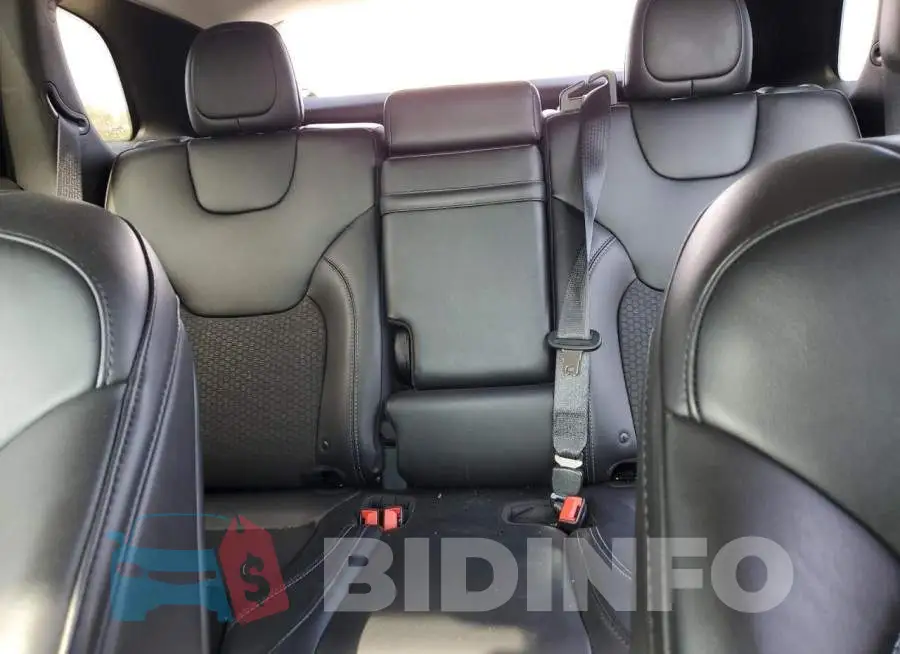1C4PJMLB2KD400170 Photo# 10