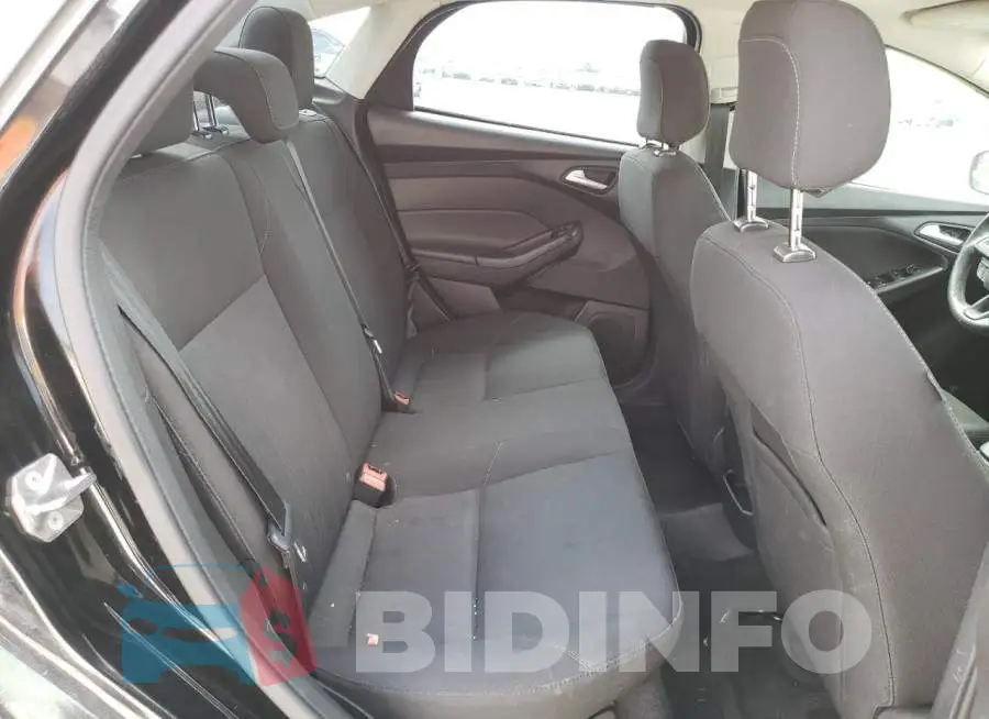 1FADP3H26JL270828 Photo# 10
