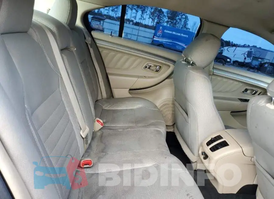 1FAHP2D82GG157384 Photo# 10