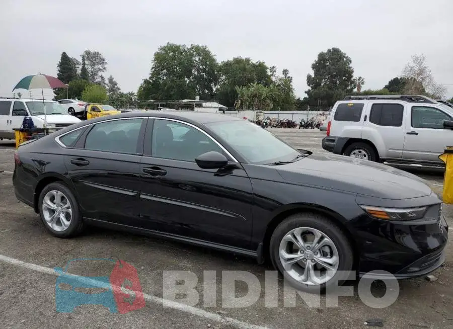 1HGCY1F25PA016253 Photo# 4