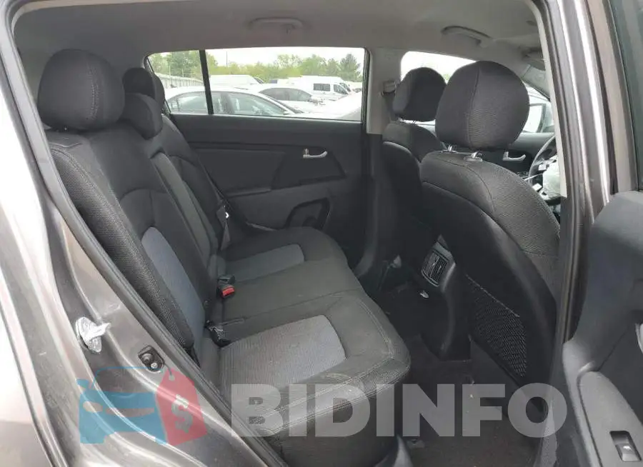 KNDPB3AC4G7817363 Photo# 10