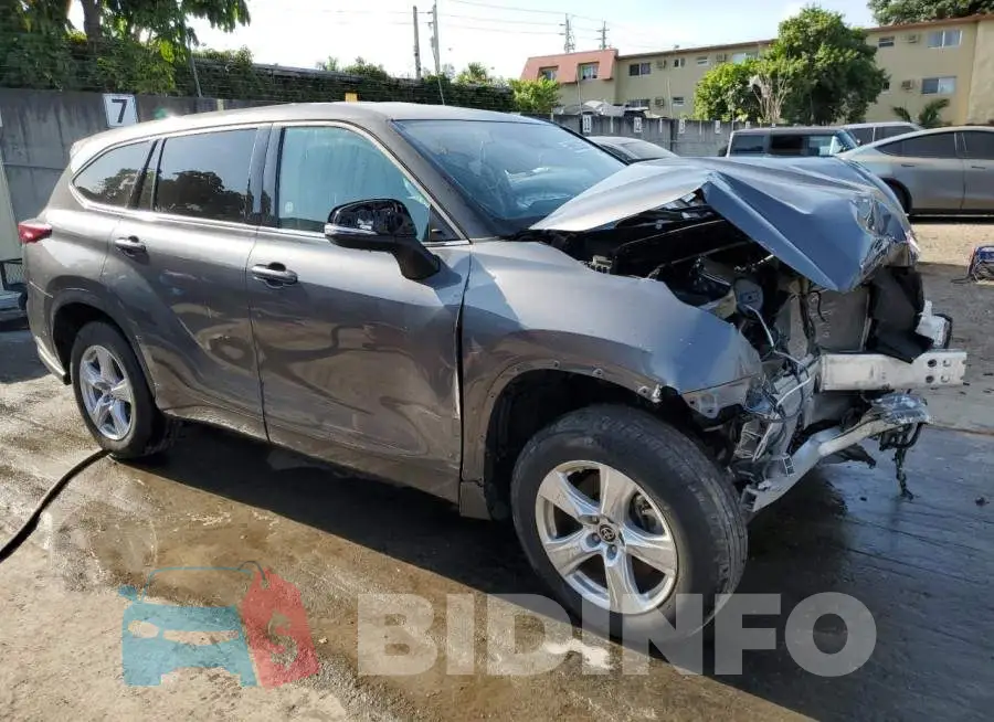 5TDZZRAH9NS091795 Photo# 4