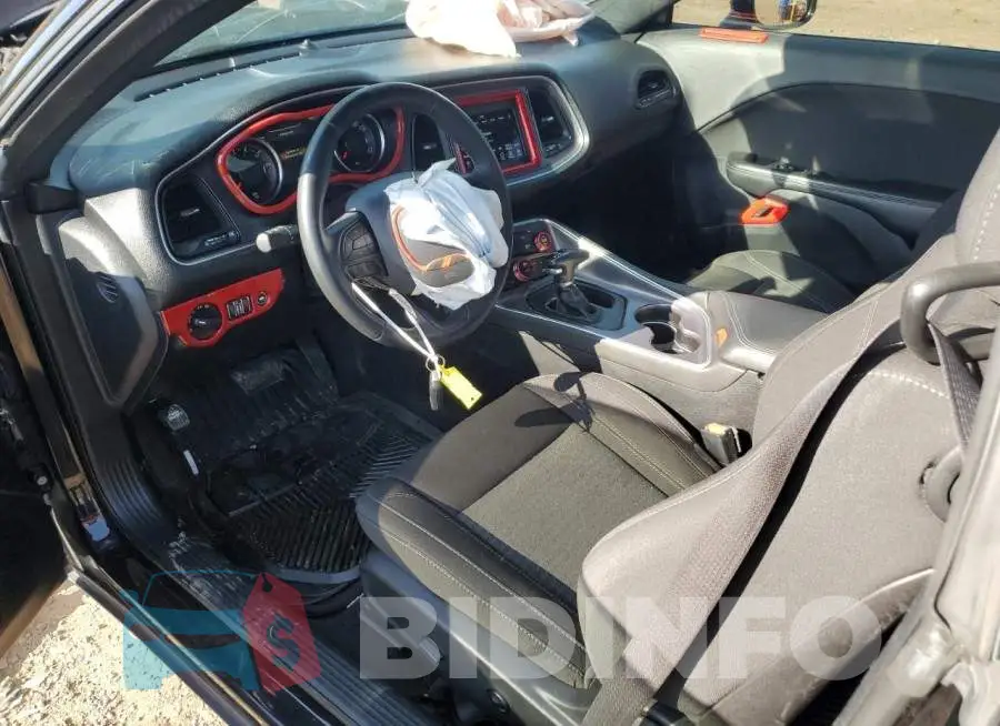 2C3CDZAGXJH153343 Photo# 8