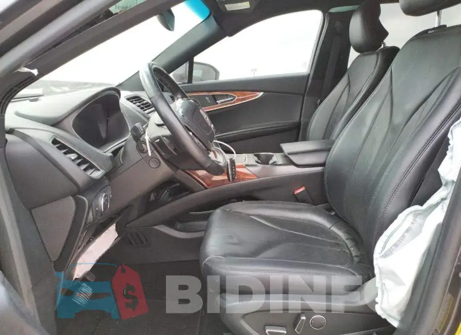 2LMPJ6LP3KBL42048 Photo# 7