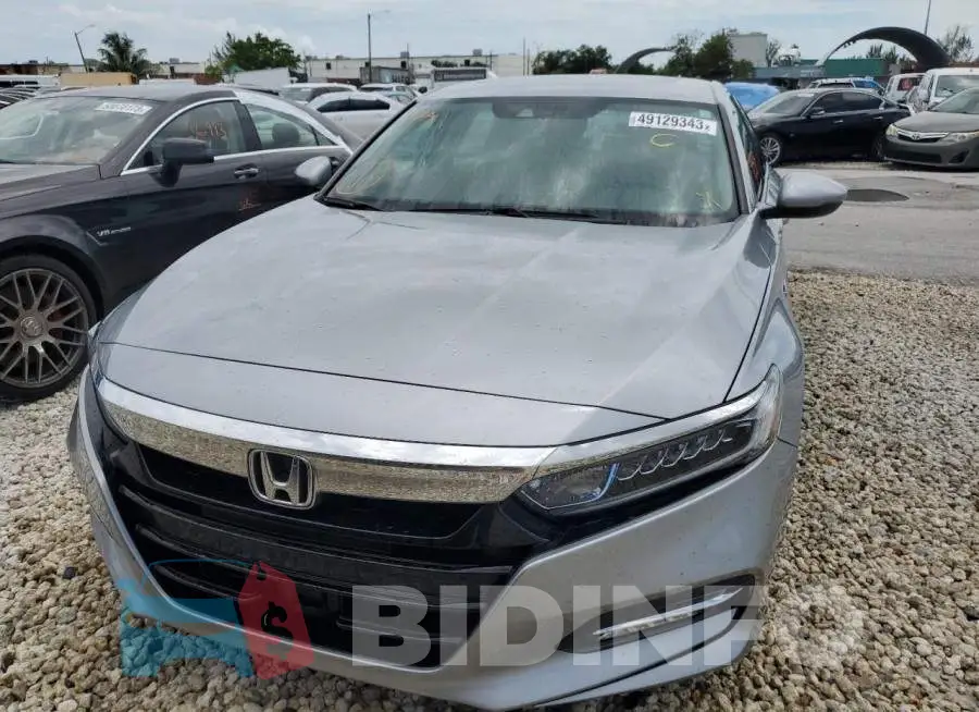 1HGCV3F54KA018972 Photo# 5