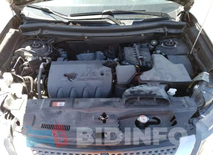 JA4AD3A35KZ055166 Photo# 12