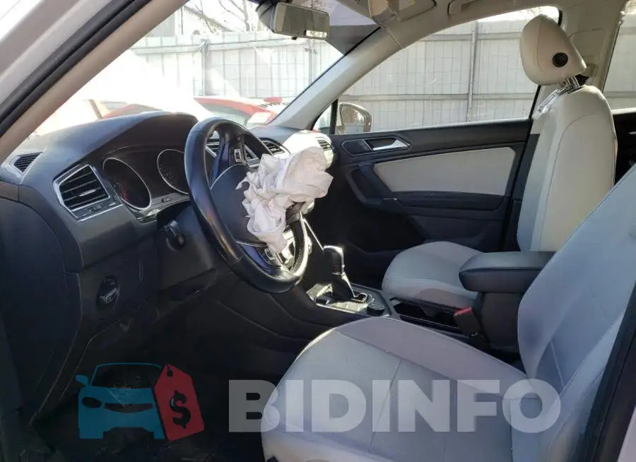 3VV2B7AX5JM035298 Photo# 7