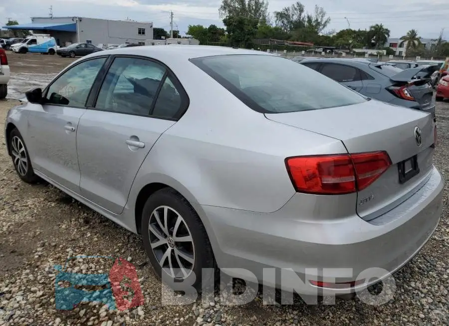 3VW2K7AJ5FM215749 Photo# 2