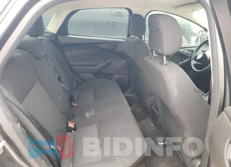 1FADP3E25GL391153 Photo# 10