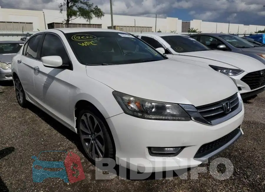 1HGCR2F58FA134244 Photo# 4