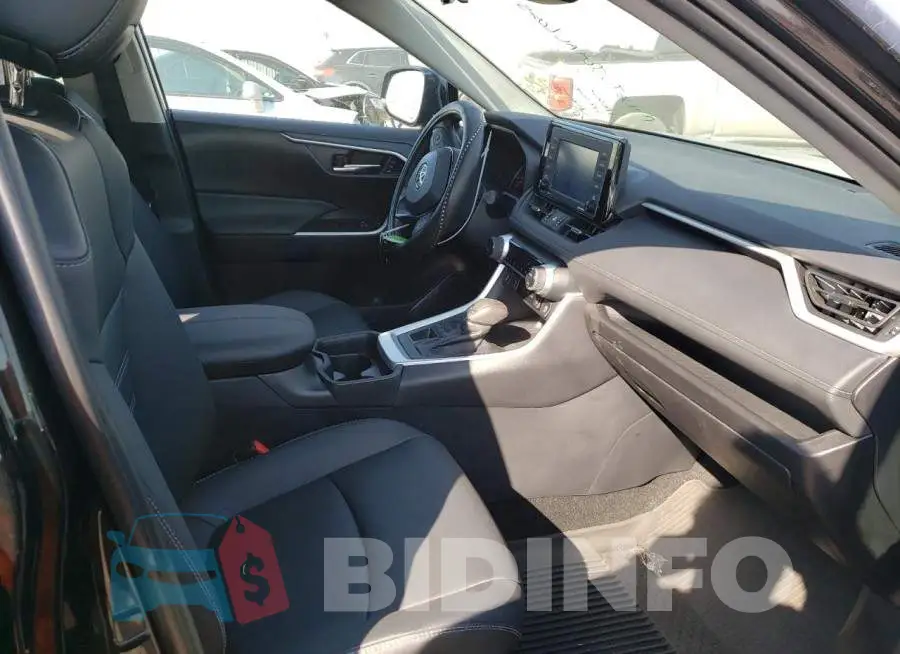 2T3A1RFV3MC153645 Photo# 5
