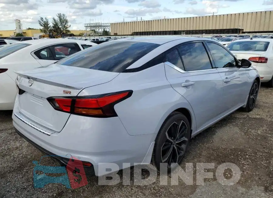1N4BL4CV5PN311182 Photo# 3