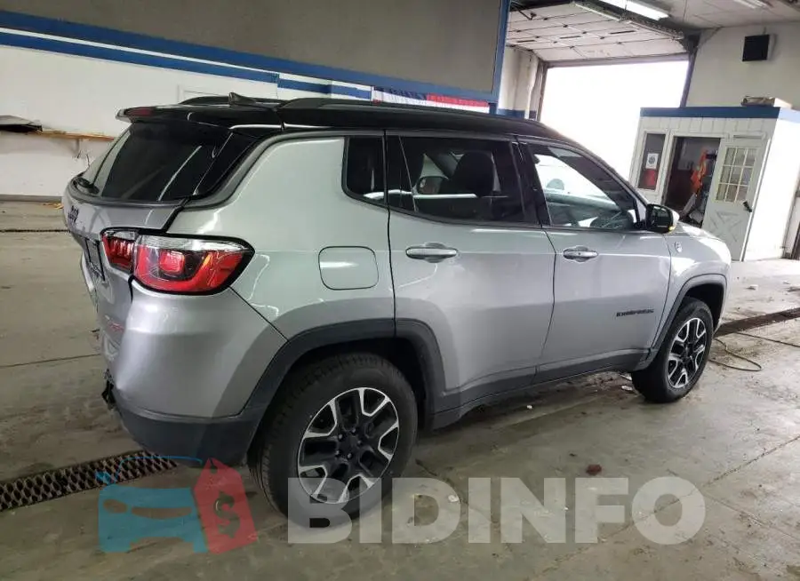 3C4NJDDB7LT208079 Photo# 3