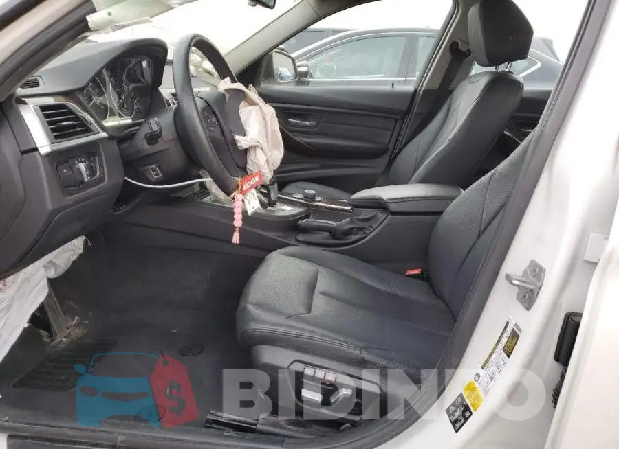 WBA8A3C54HK691734 Photo# 7