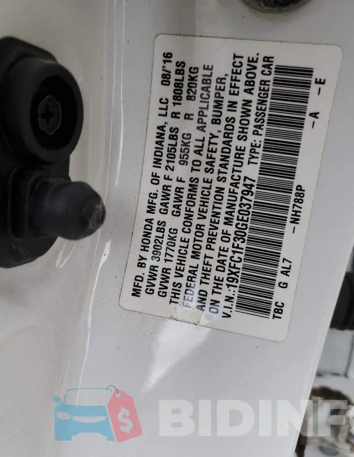 19XFC1F30GE037947 Photo# 12