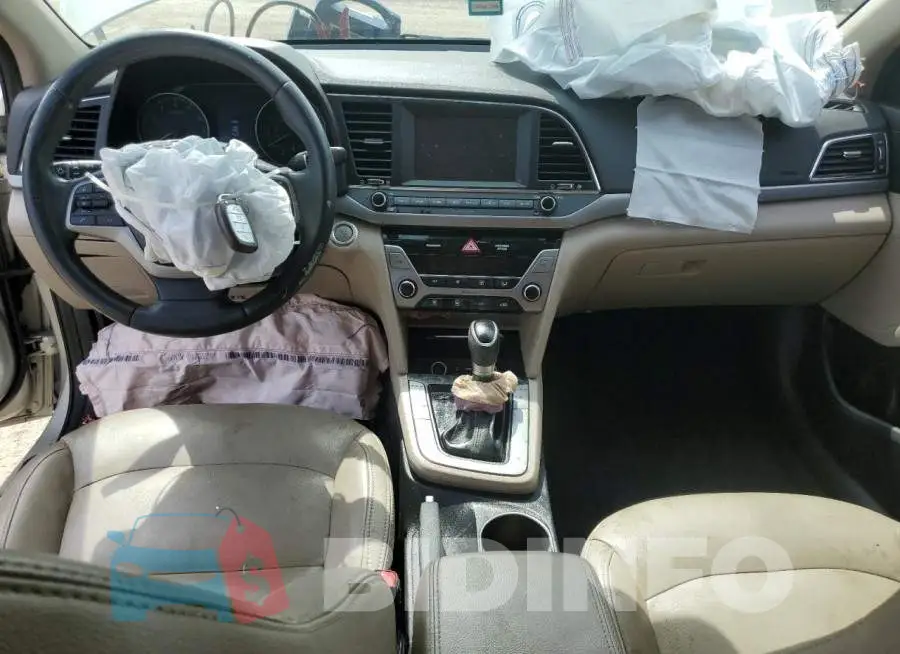 5NPD84LF8HH154052 Photo# 8