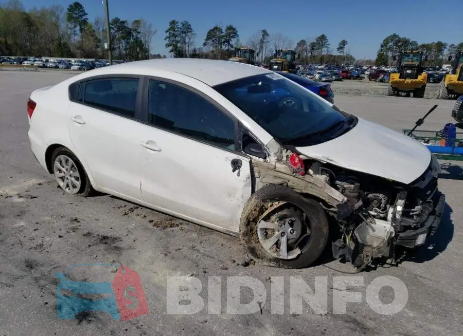 KNADM4A32G6688268 Photo# 4