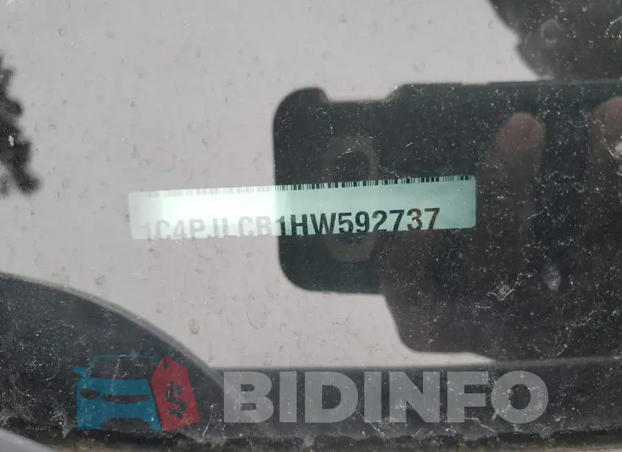 1C4PJLCB1HW592737 Photo# 13