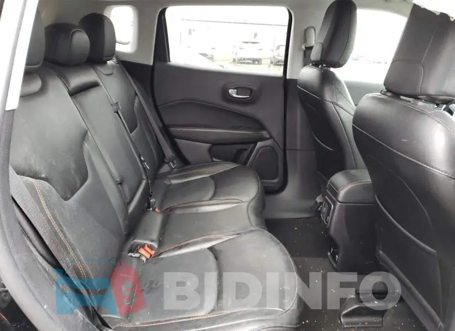 3C4NJDCB9LT223183 Photo# 11