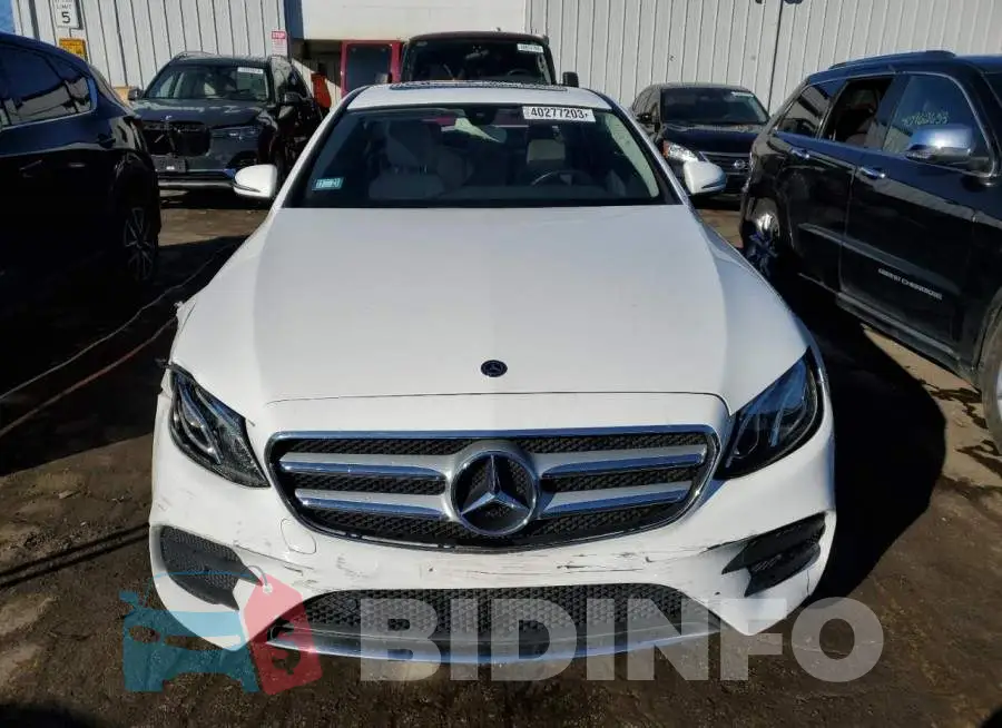 WDDZF4KB9JA299873 Photo# 5