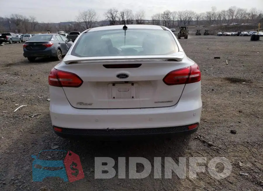 1FADP3J29JL323841 Photo# 6