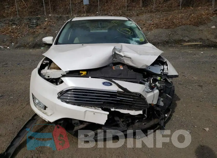 1FADP3J29JL323841 Photo# 5