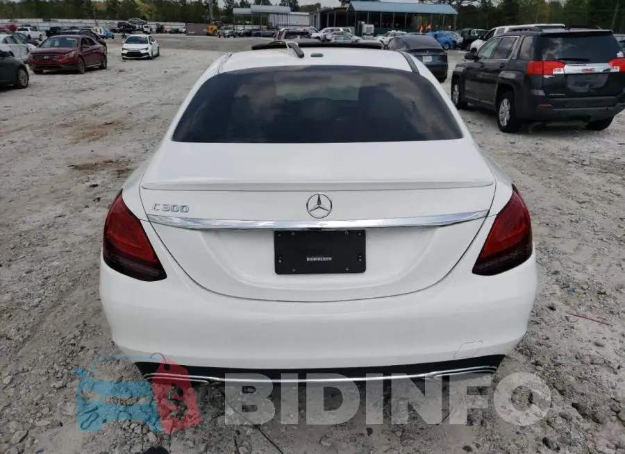 55SWF8DB5KU310442 Photo# 6