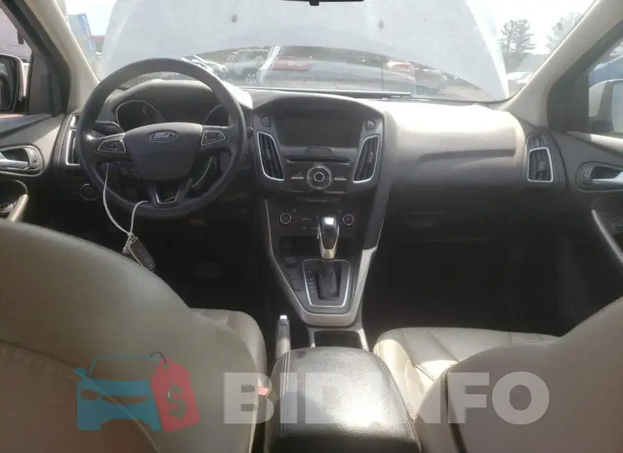 1FADP3N28JL273573 Photo# 8