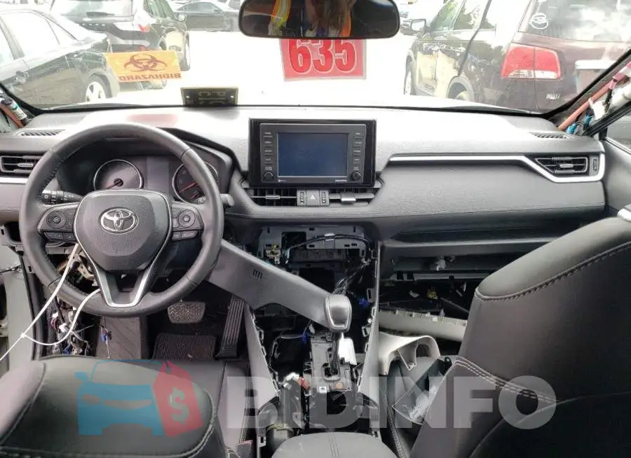2T3A1RFV9MW176054 Photo# 8