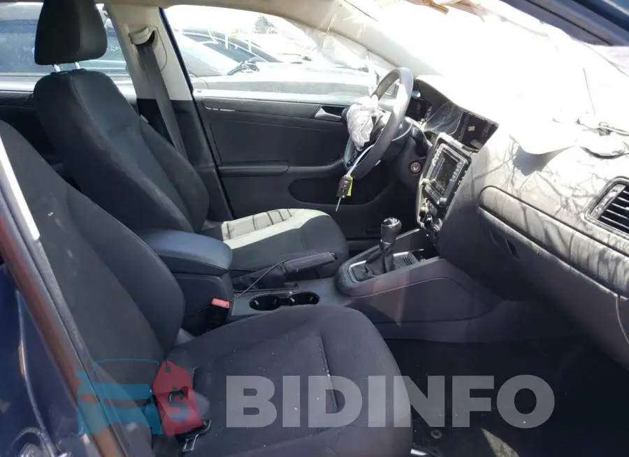 3VW167AJ7GM354413 Photo# 5