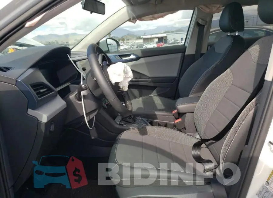 3VVRX7B26NM040132 Photo# 7