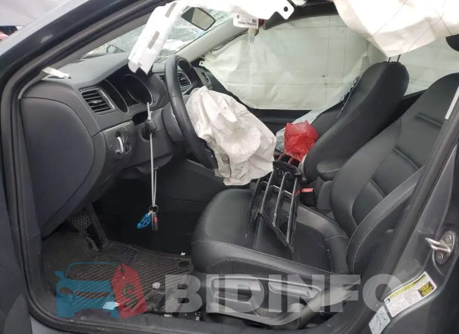 3VWDB7AJXJM257545 Photo# 7