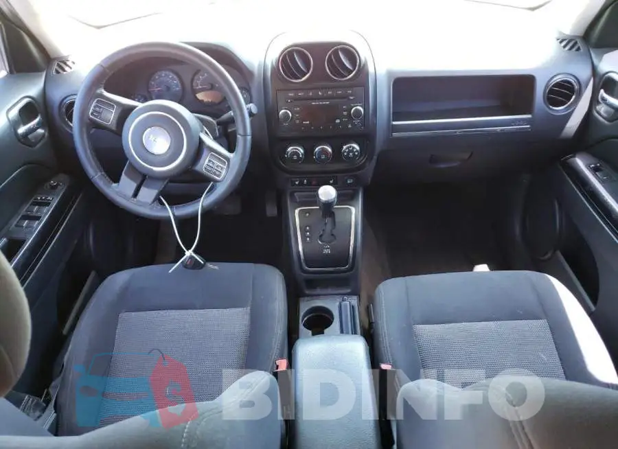 1C4NJPFAXHD160919 Photo# 8