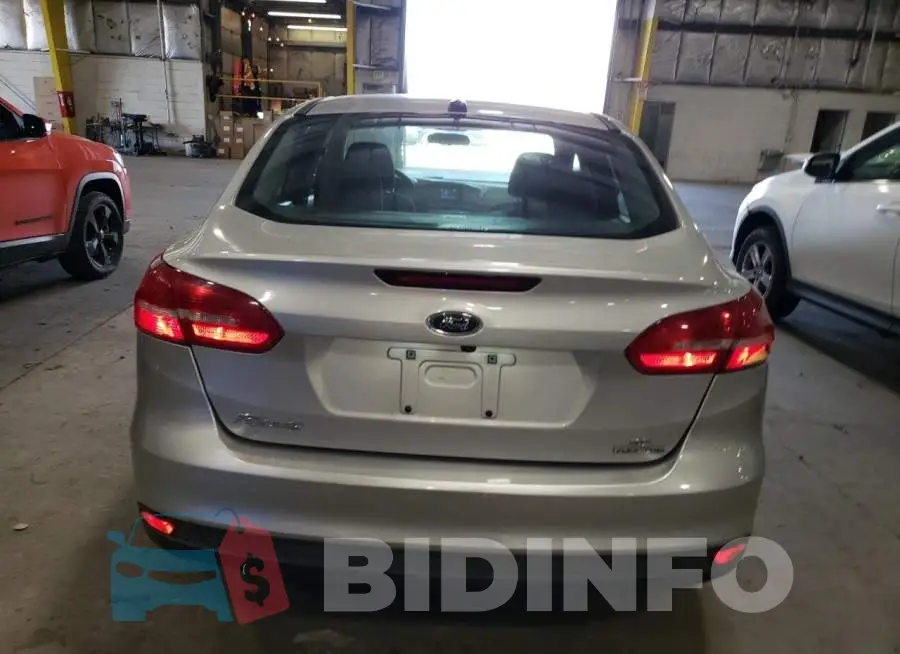 1FADP3F20GL214329 Photo# 6