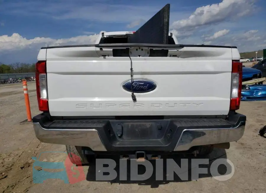1FT7W2BT7JEB37537 Photo# 6