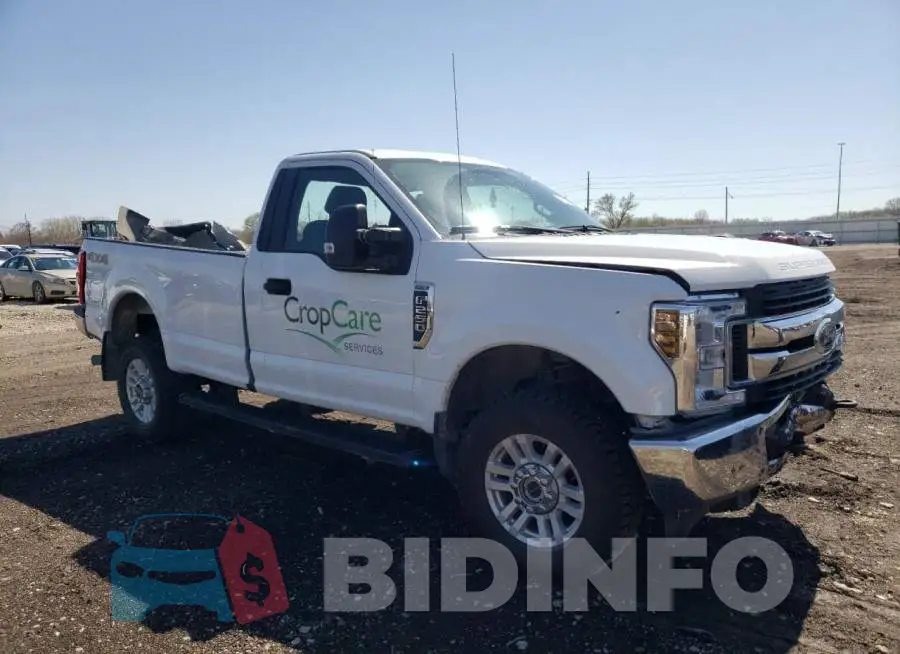1FTBF2B64KEE83826 Photo# 4