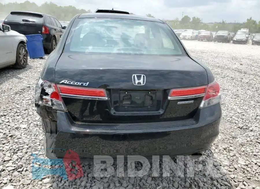 1HGCP2F64CA025743 Photo# 6