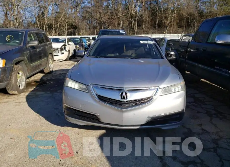 19UUB1F30HA003670 Photo# 5