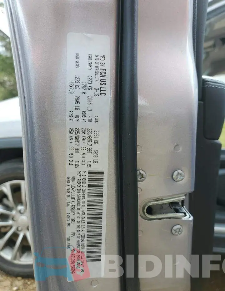 1C4PJLLB1KD420307 Photo# 14