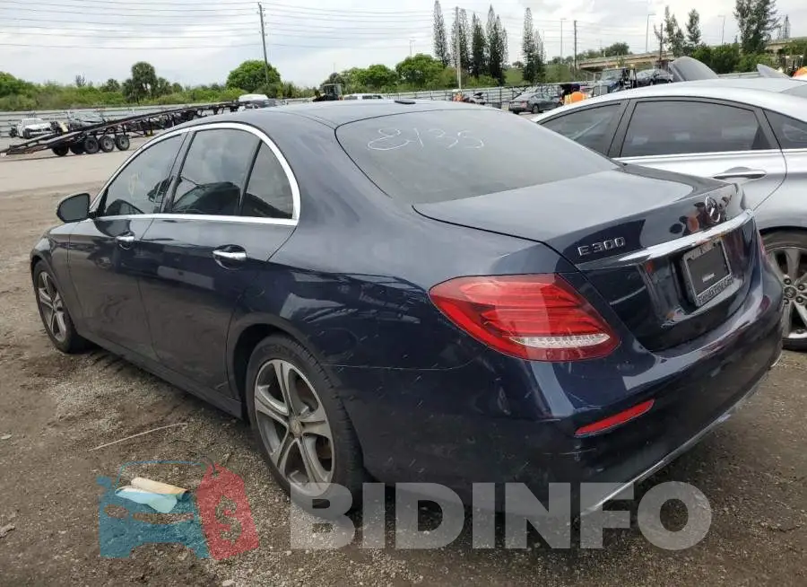 WDDZF4JB8HA068135 Photo# 2