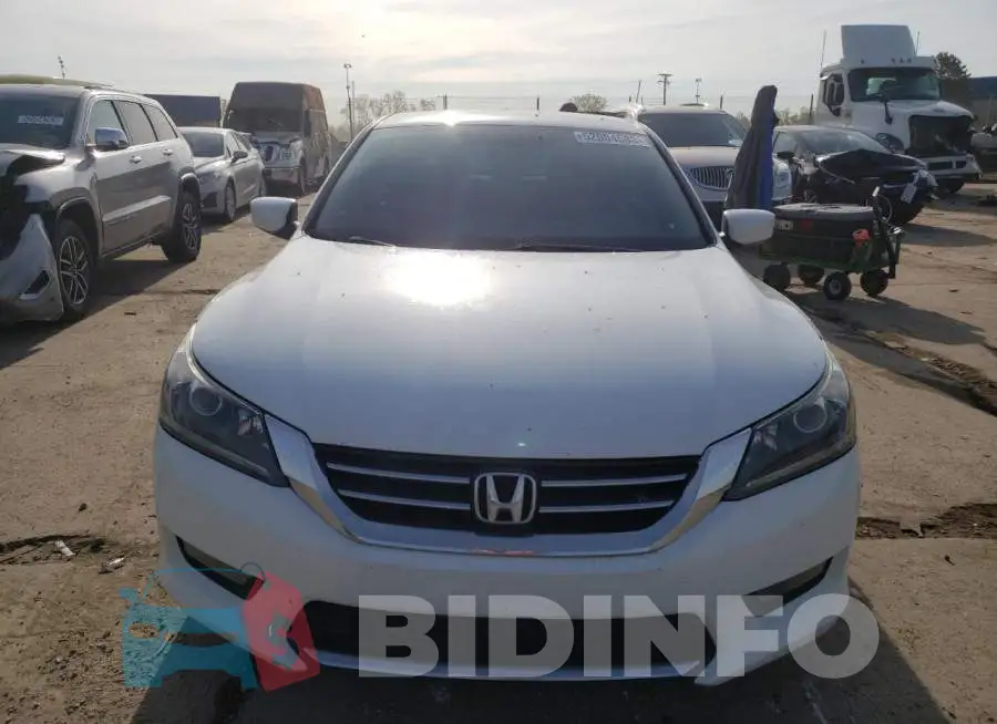 1HGCR2F54FA152594 Photo# 5