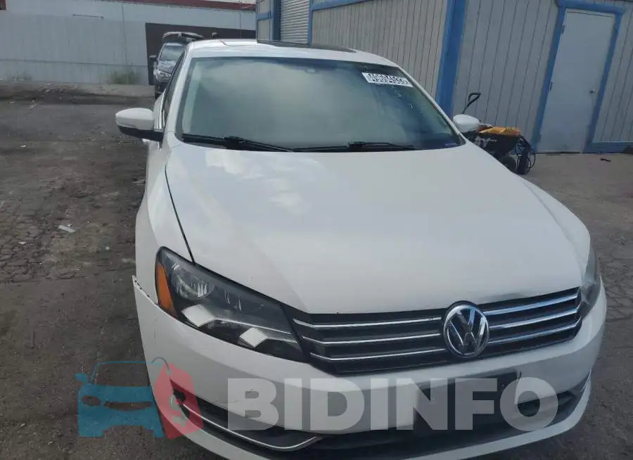 1VWBS7A32EC084880 Photo# 5