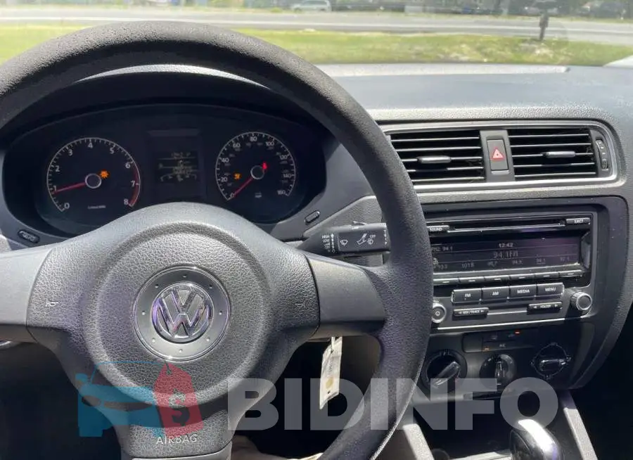 3VW2K7AJ7EM432931 Photo# 9
