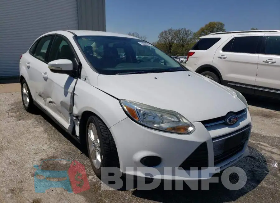 1FADP3F2XEL272414 Photo# 4