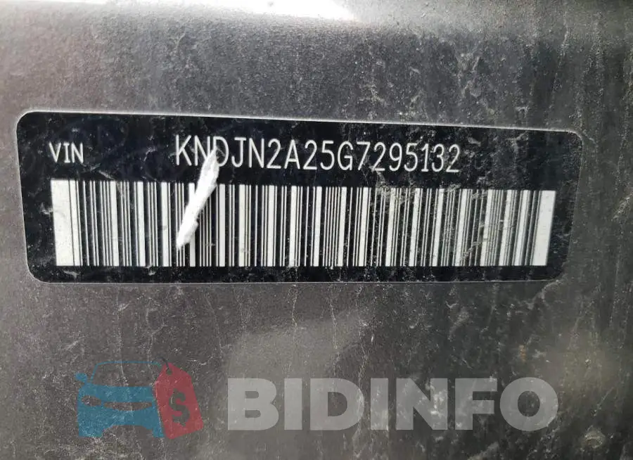 KNDJN2A25G7295132 Photo# 13