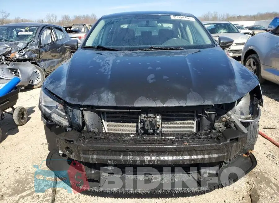 1VWDT7A39HC060635 Photo# 5