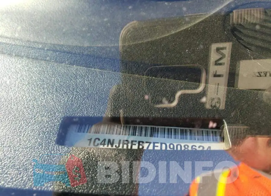 1C4NJRFB7ED908624 Photo# 12