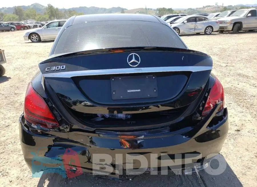 55SWF8DB2KU322614 Photo# 6